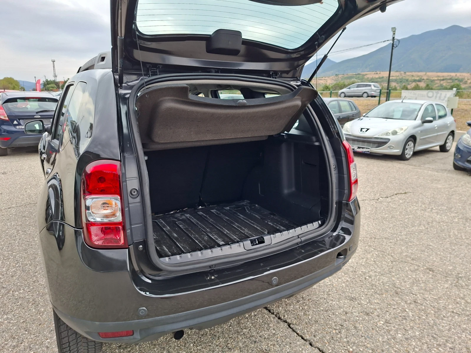 Dacia Duster 1, 5 dci, снимка 14 - Автомобили и джипове - 56058912