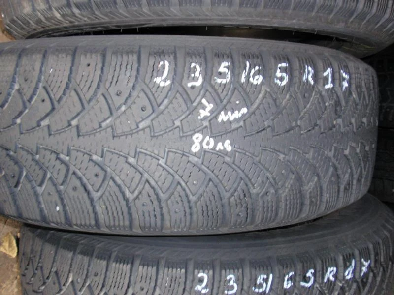 Гуми Всесезонни 235/65R17, снимка 4 - Гуми и джанти - 8897722