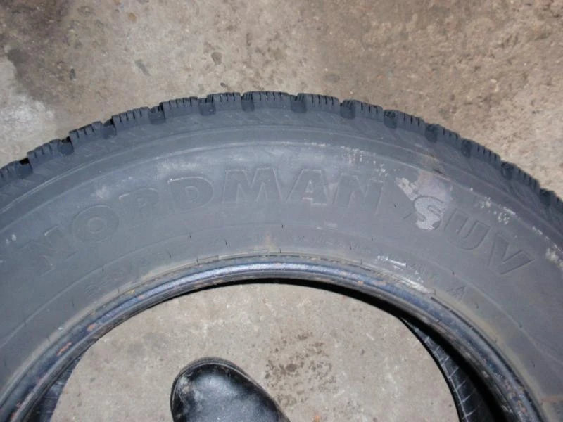 Гуми Всесезонни 235/65R17, снимка 9 - Гуми и джанти - 8897722