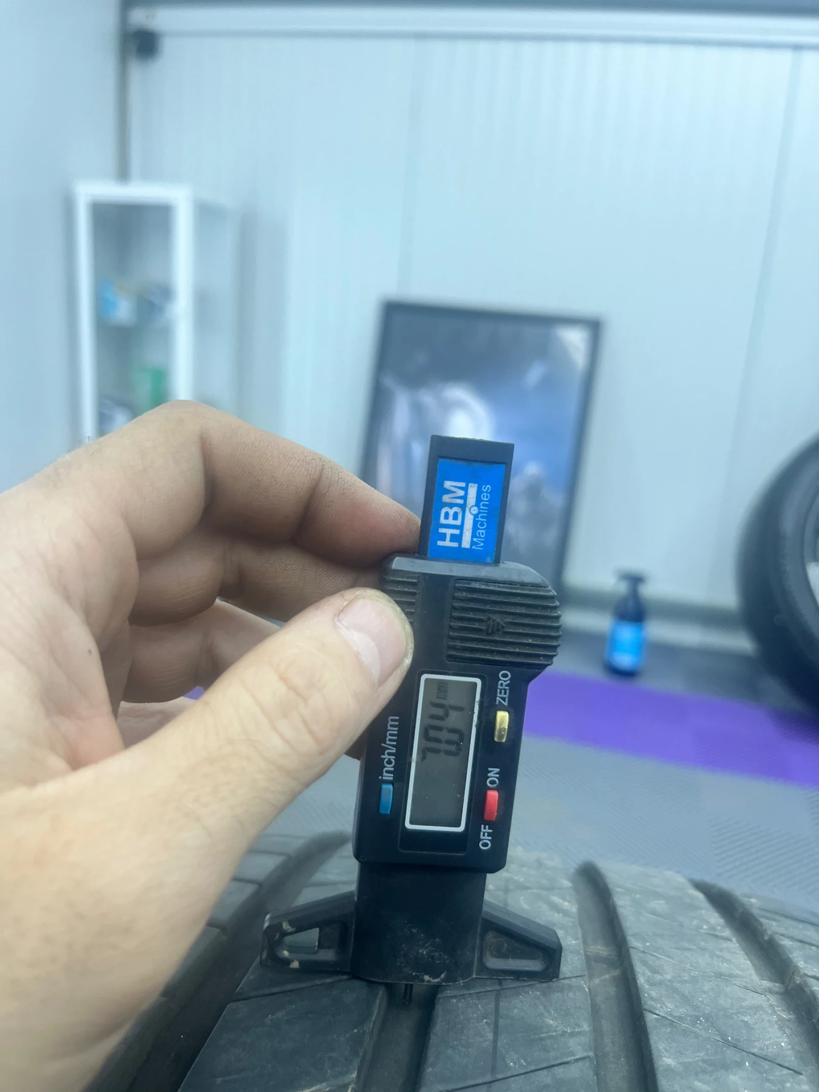 ���� � ������ 275/45R21 �� Infiniti QX70 | Mobile.bg � ����������� 3