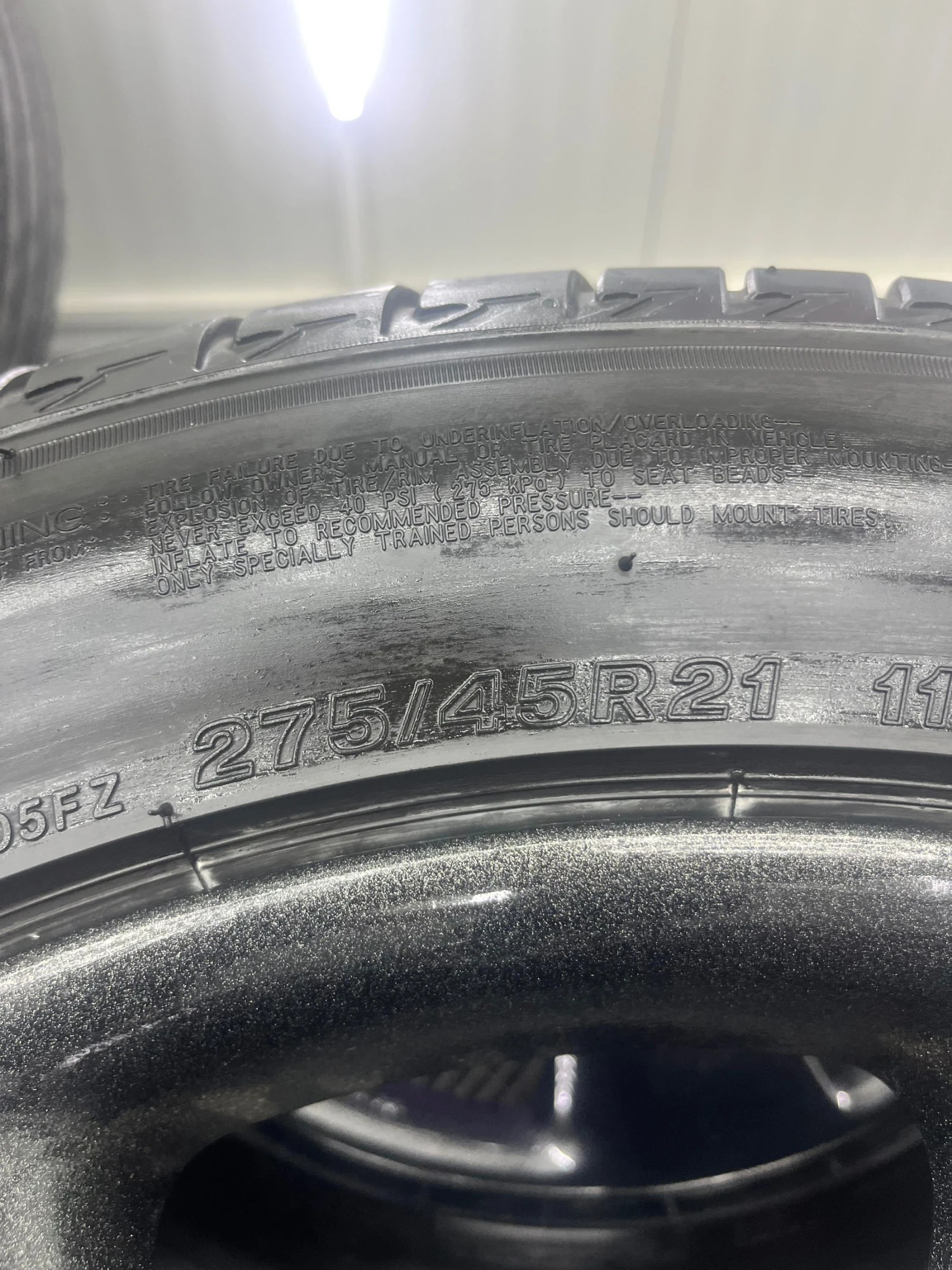 ���� � ������ 275/45R21 �� Infiniti QX70 | Mobile.bg � ����������� 2