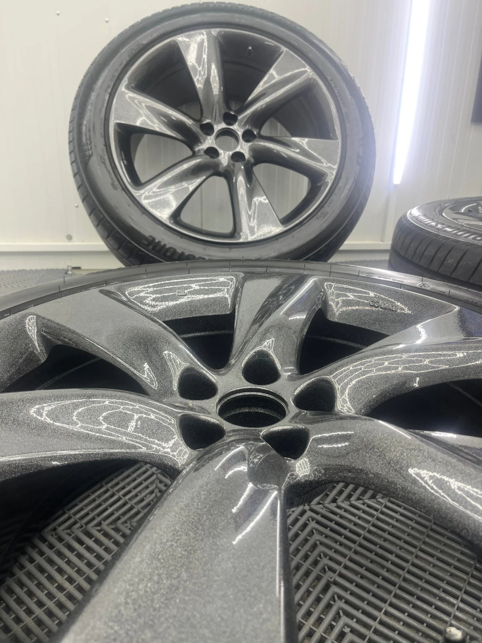 ���� � ������ 275/45R21 �� Infiniti QX70 | Mobile.bg � ����������� 7