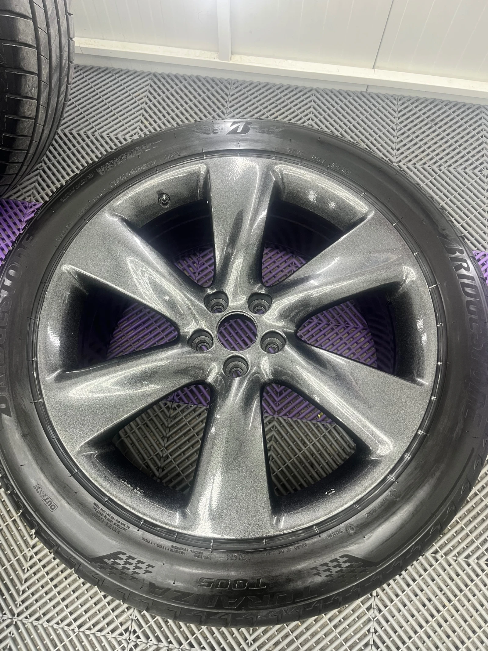 ���� � ������ 275/45R21 �� Infiniti QX70 | Mobile.bg � ����������� 4