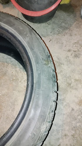 Гуми Зимни 225/45R17, снимка 4 - Гуми и джанти - 53220862
