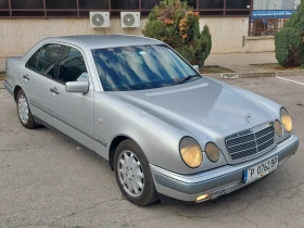 Mercedes-Benz E 250 2.5TD * КЛИМАТРОНИК * ИТАЛИЯ * , снимка 12