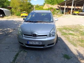 Обява за продажба на Toyota Corolla verso 2.2 ~4 900 лв. - изображение 1