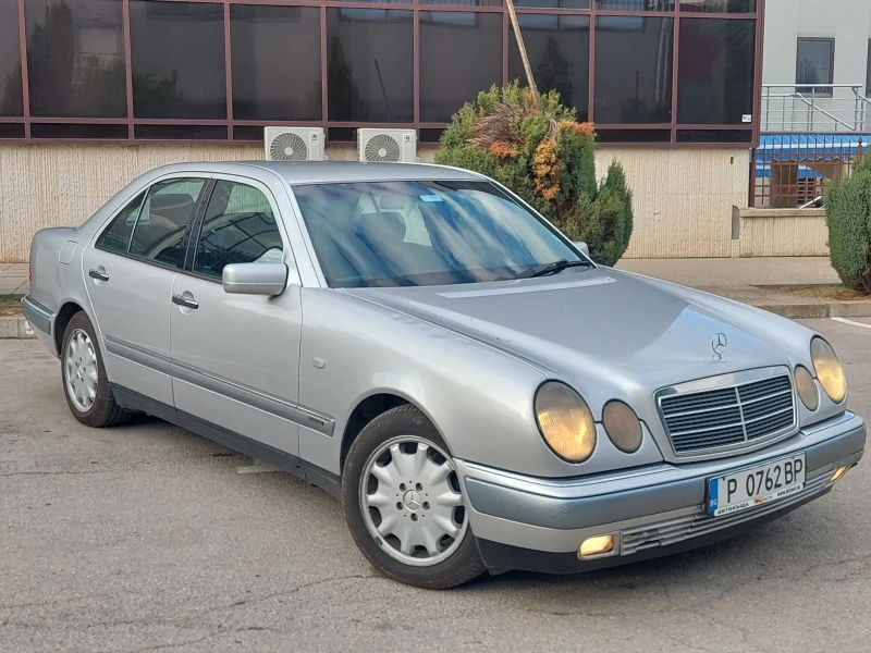 Mercedes-Benz E 250 2.5TD * КЛИМАТРОНИК * ИТАЛИЯ * , снимка 2 - Автомобили и джипове - 48393512