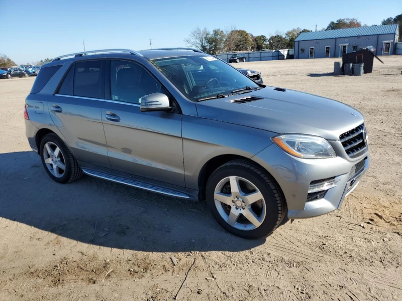 Mercedes-Benz ML 550 ДИСТРОНИК* HARMAN/KARDON* 360КАМЕРА* КЕЙЛЕСС* , снимка 3 - Автомобили и джипове - 49243322