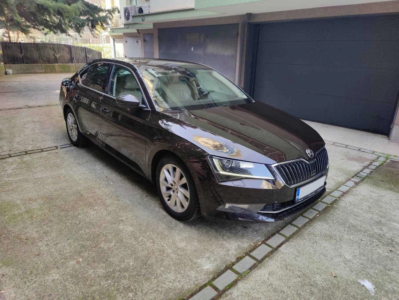 Skoda Superb, снимка 4 - Автомобили и джипове - 52723145