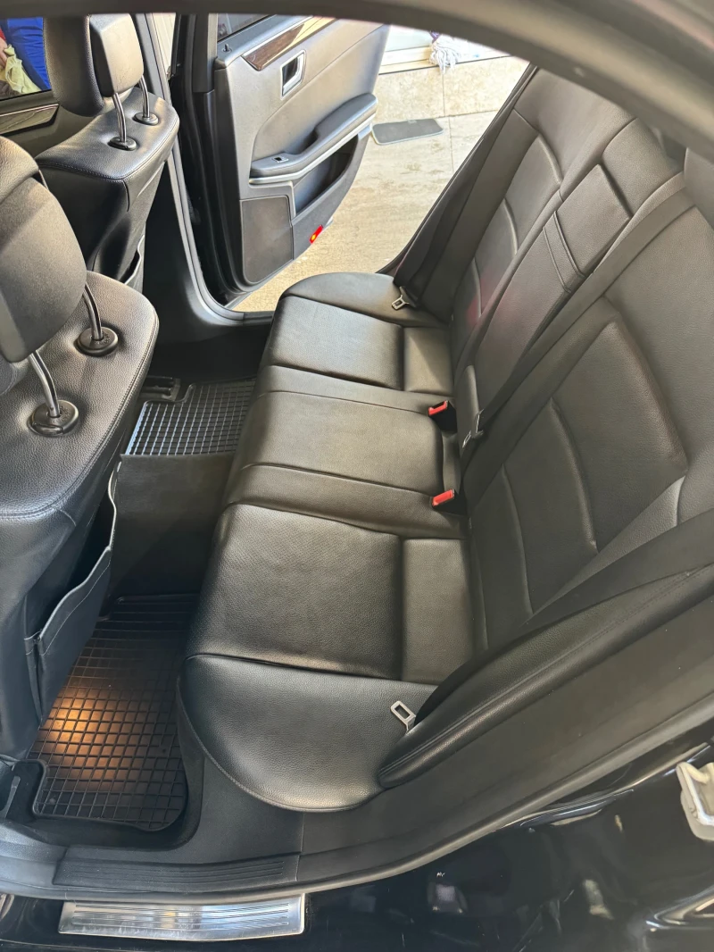 Mercedes-Benz E 220, снимка 10 - Автомобили и джипове - 52776286