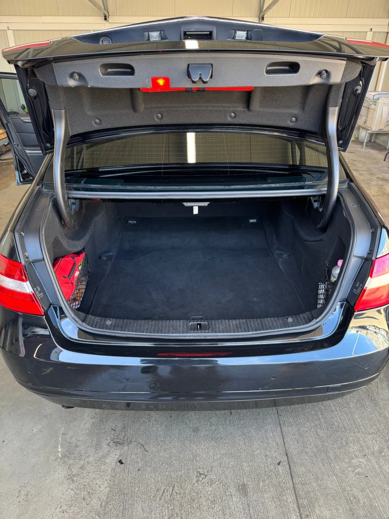 Mercedes-Benz E 220, снимка 8 - Автомобили и джипове - 52776286