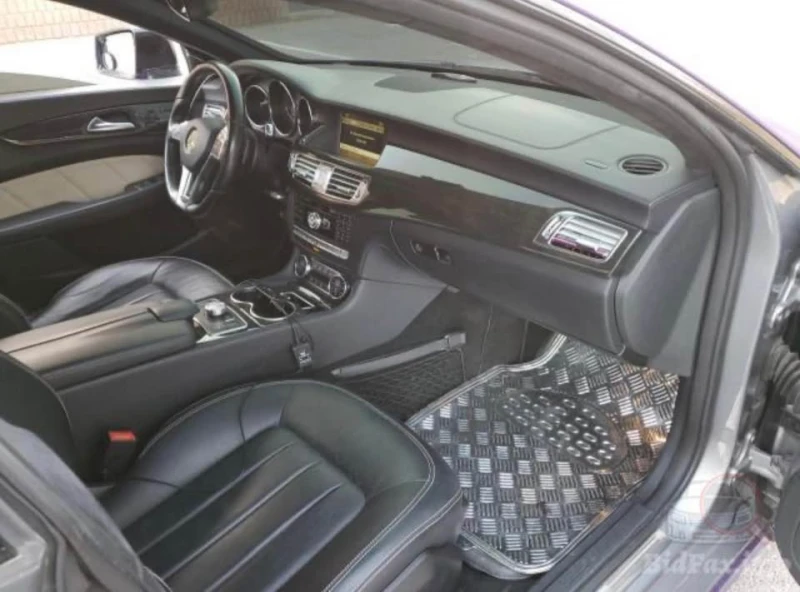 Mercedes-Benz CLS 63 AMG * CARFAX * БЕЗ ПЪРВОНАЧАЛНА ВНОСКА, снимка 6 - Автомобили и джипове - 52851079