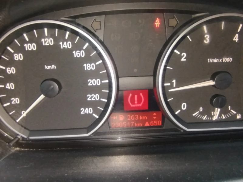 BMW 118, снимка 11 - Автомобили и джипове - 53434046