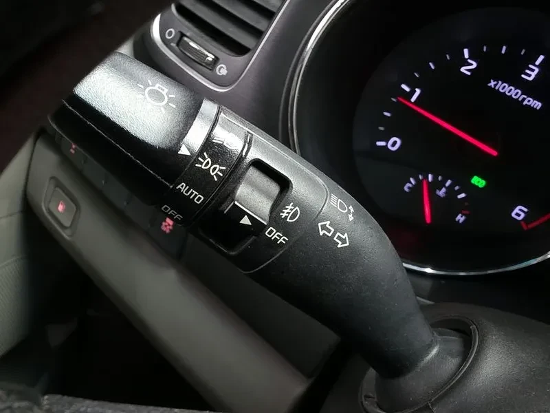 Kia Carnival  9-SEATER LUXURY, снимка 17 - Автомобили и джипове - 55026616