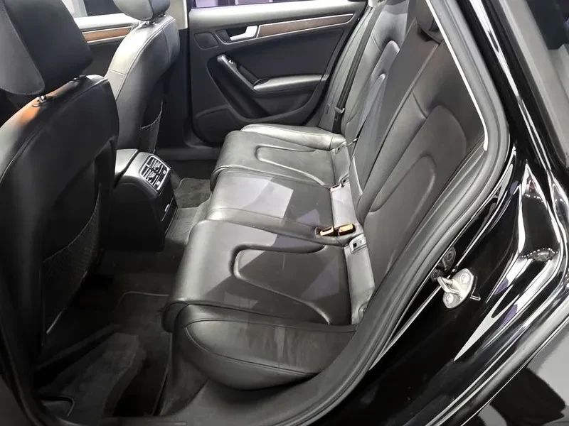 Audi A4 2.0 TDI Quattro - САМО 30% АВАНС, снимка 12 - Автомобили и джипове - 55487014