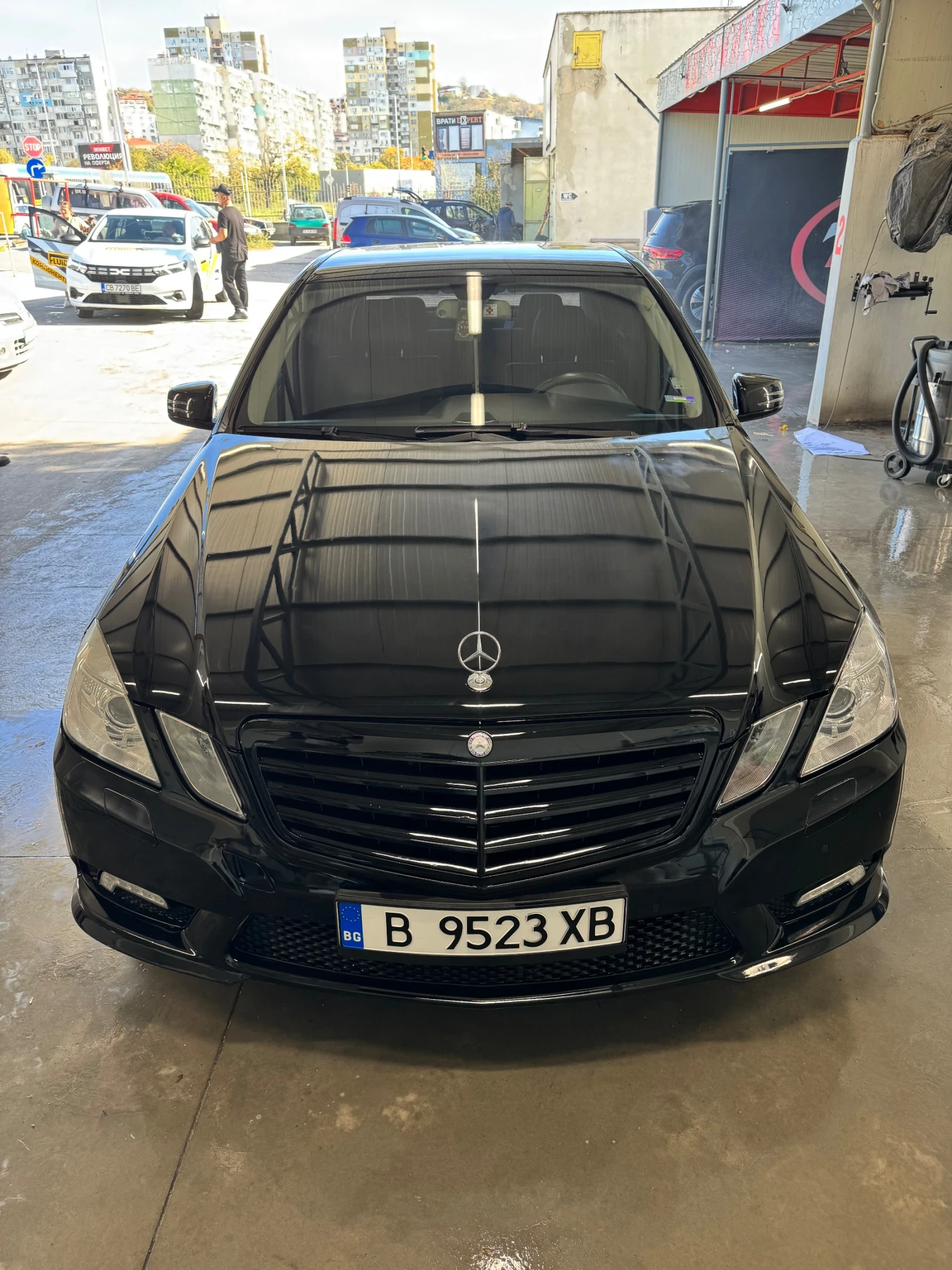 Mercedes-Benz E 220, снимка 1