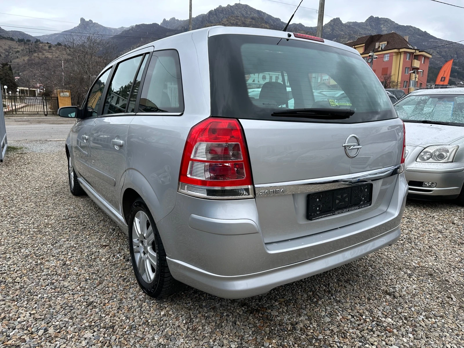 Opel Zafira 1.8i COSMO 6+ 1 - изображение 5