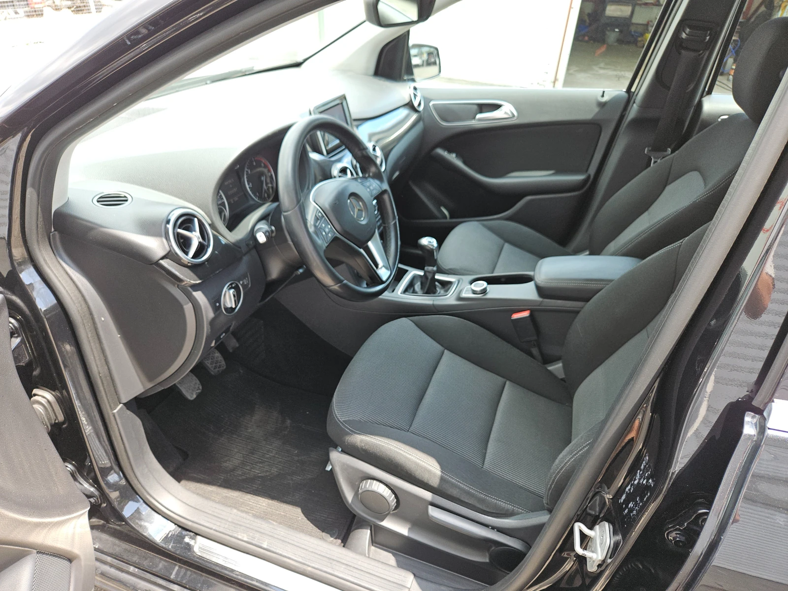 Mercedes-Benz B 180 CDI/EXECUTIVE/6ск/ACC/LED/NAVI/БЛУТУТ/EURO 5B/ТОП - изображение 9