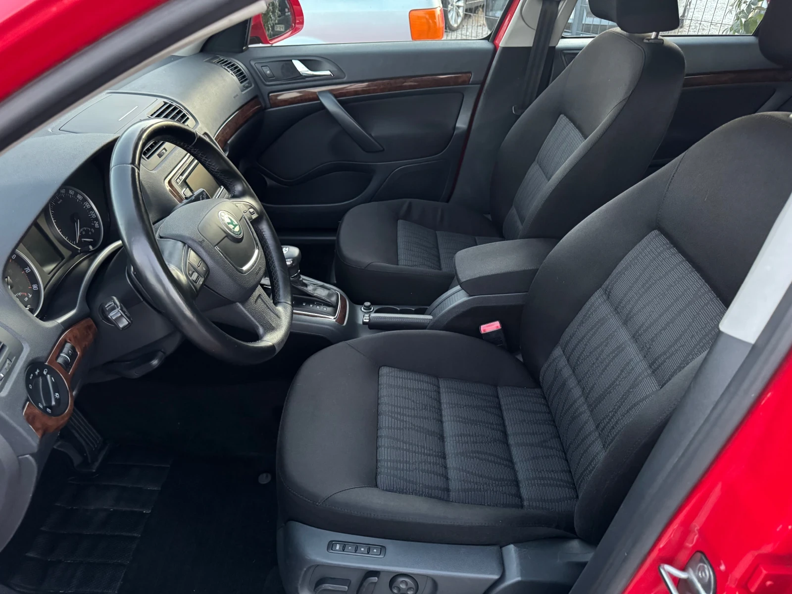 Skoda Octavia 1.8i AVT NAVI - изображение 5