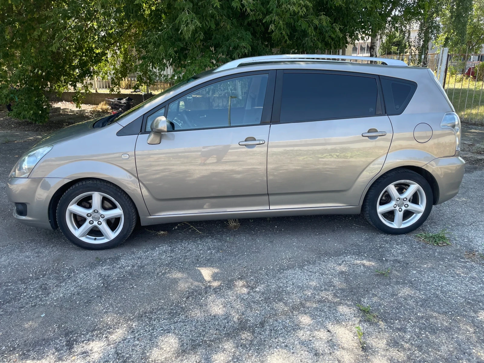 Toyota Corolla verso 2.2D4D 136hp Facelift - изображение 4