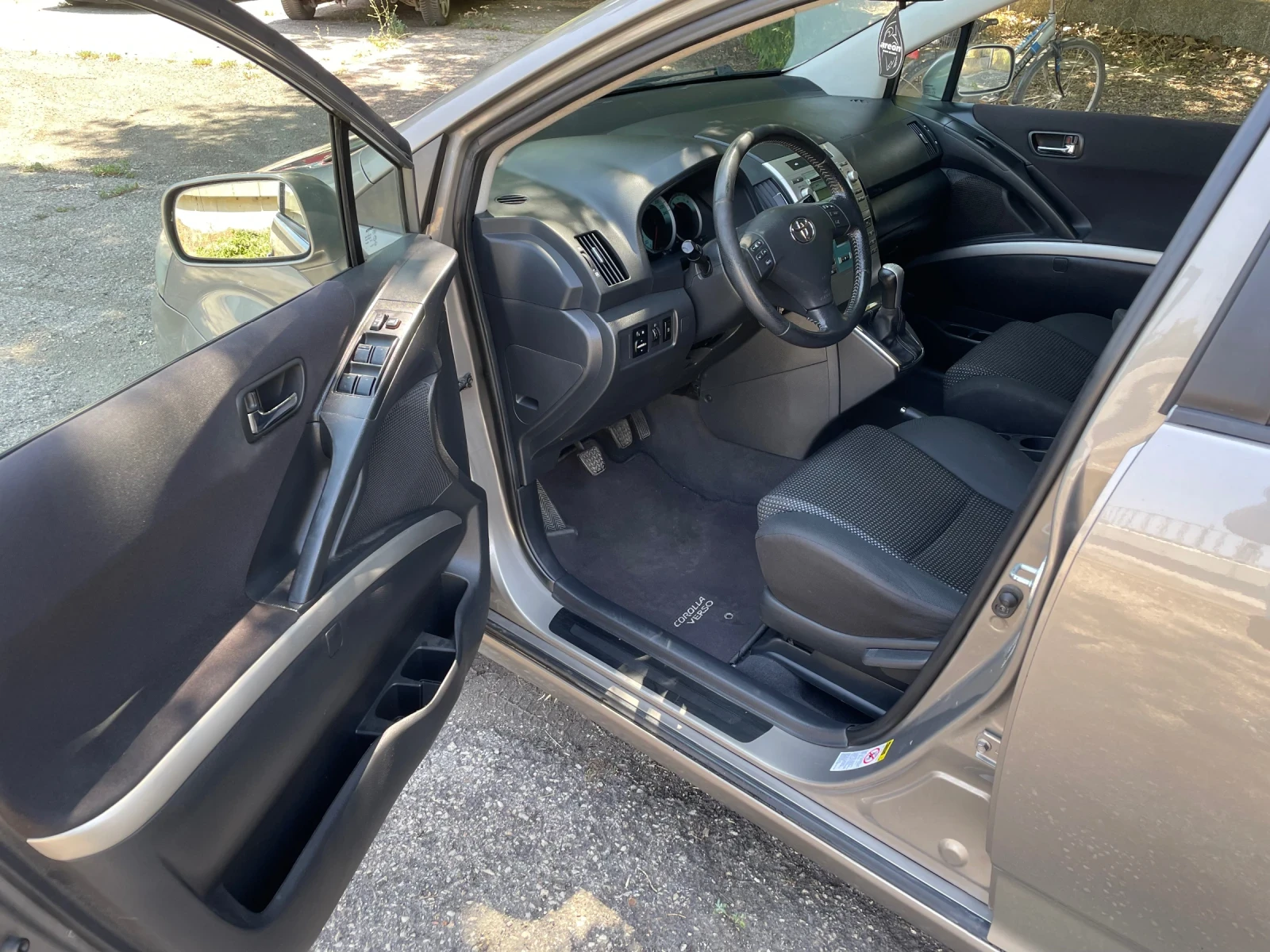 Toyota Corolla verso 2.2D4D 136hp Facelift - изображение 9