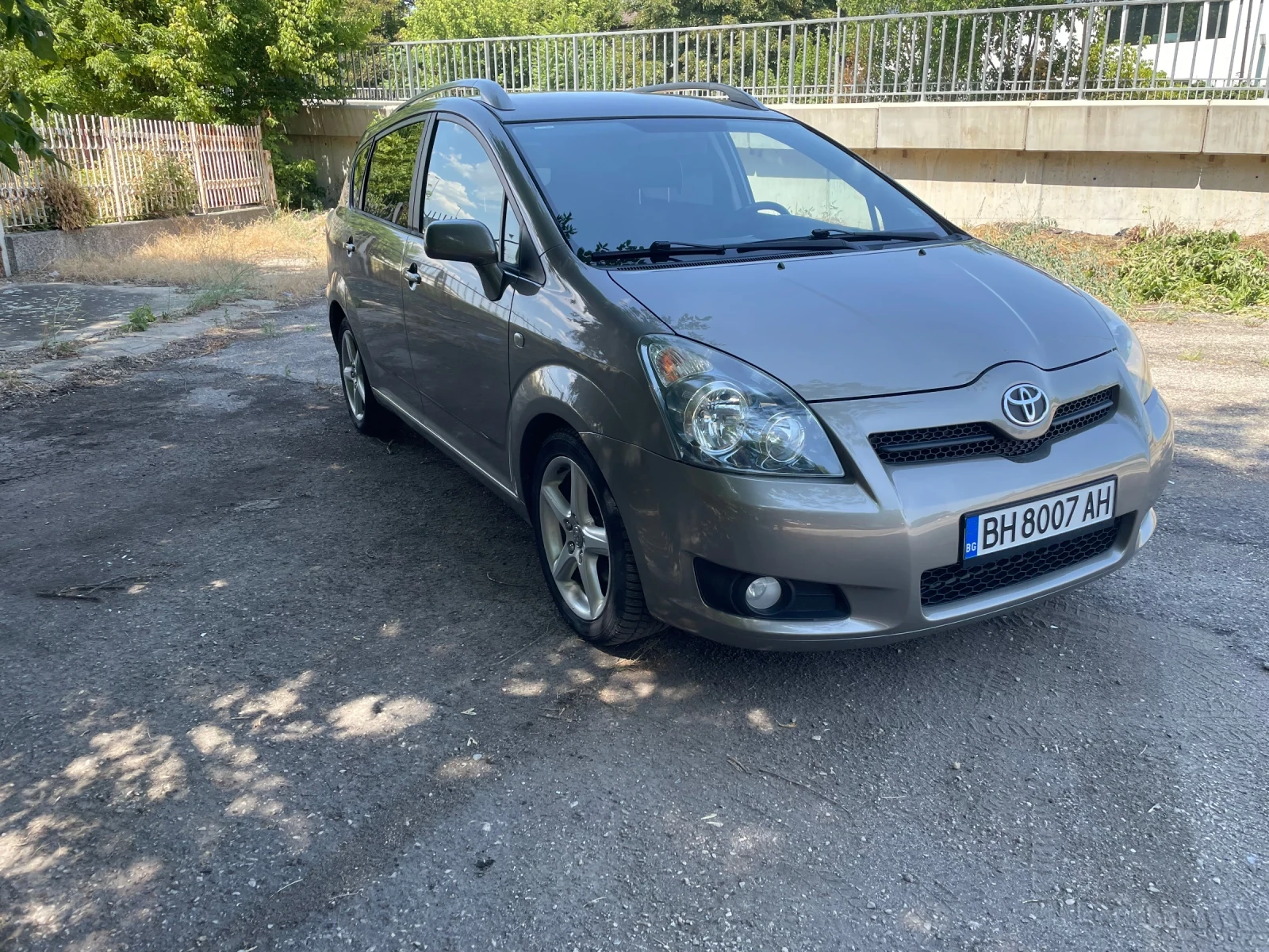 Toyota Corolla verso 2.2D4D 136hp Facelift - изображение 2