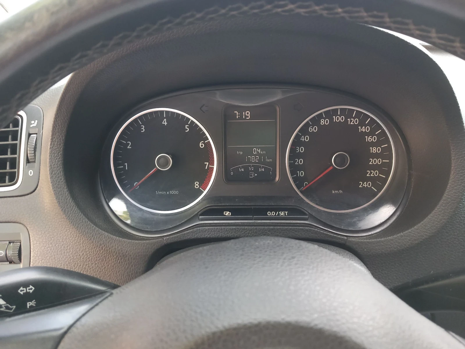 VW Polo 1.4 16 v 86кс - изображение 10