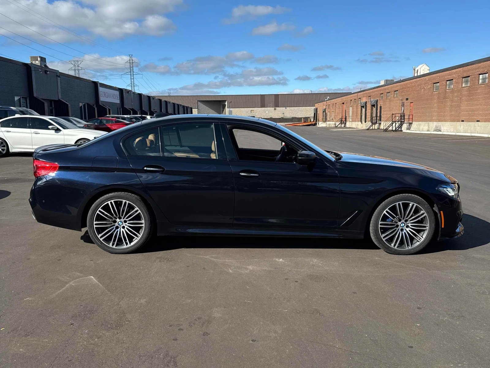 BMW 530 I xDrive* CARFAX* АВТОФИНАНСИРАНЕ*  - изображение 4