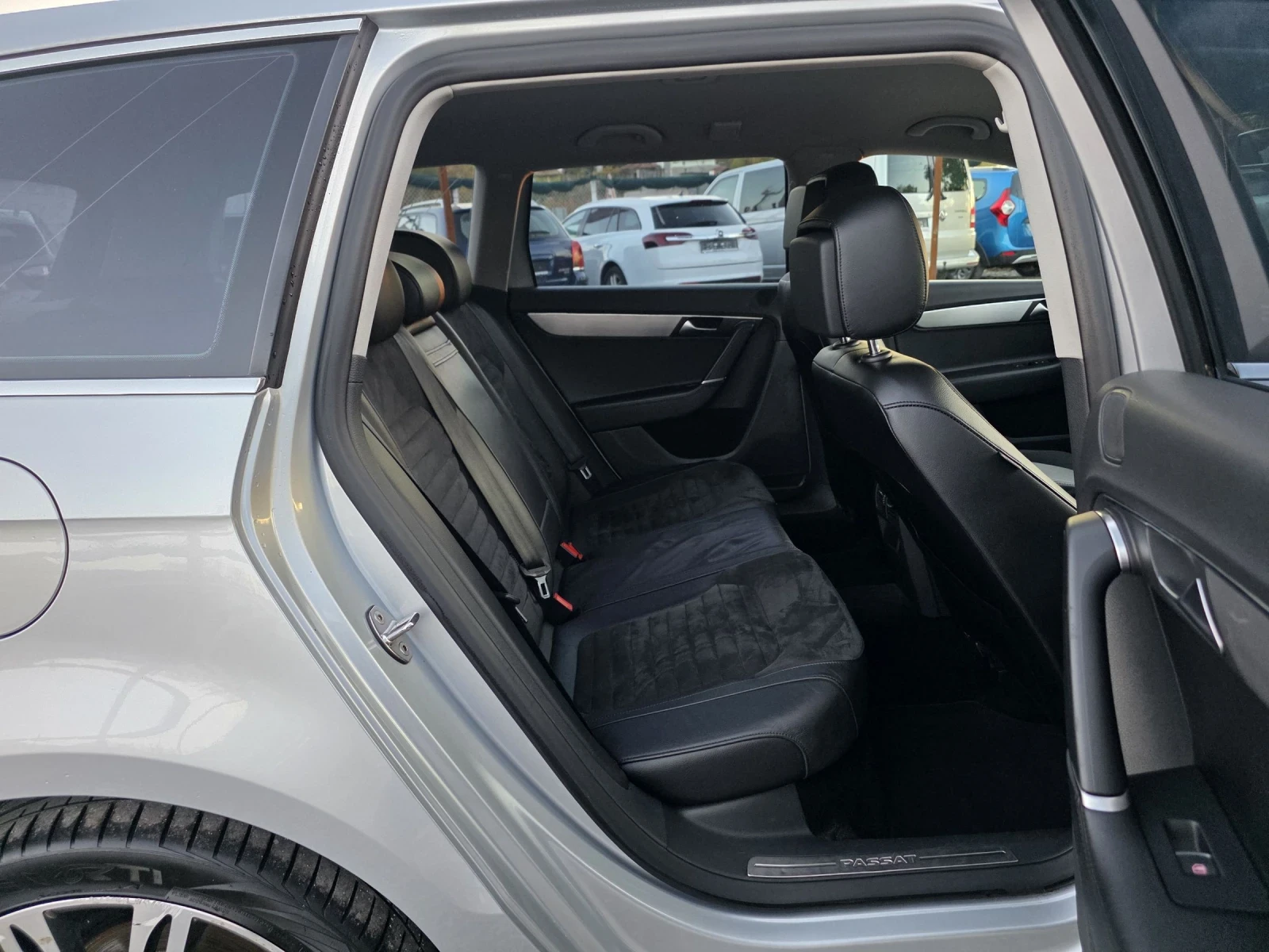 VW Passat 2.0 TDI 140 К.С. (DSG) Highline / НАВИ / КОЖА - изображение 10
