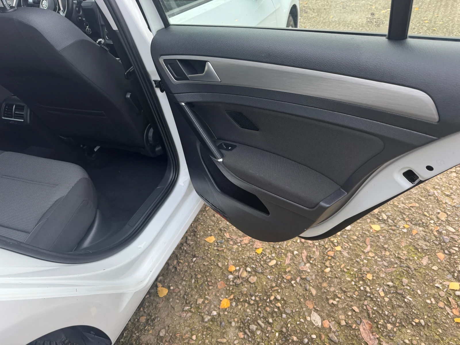 VW Golf Golf 7 1600-105 �� ���� | Mobile.bg � ����������� 11