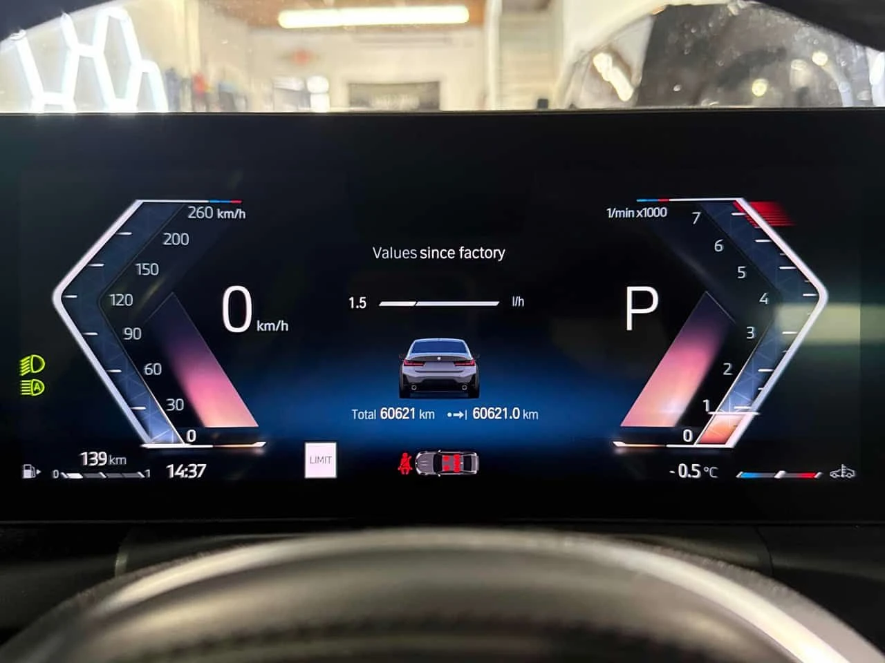 BMW 330 330i xDrive  CARFAX, снимка 8 - Автомобили и джипове - 53835963