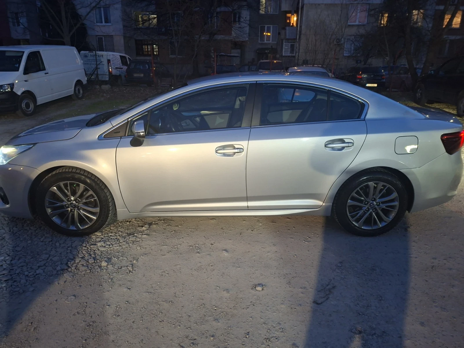 Toyota Avensis, снимка 4 - Автомобили и джипове - 53866263