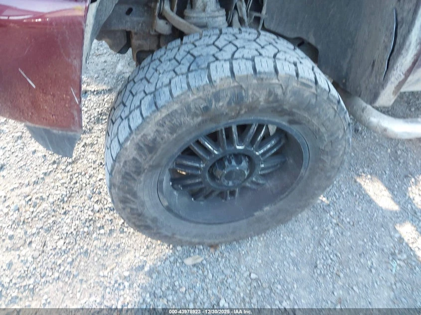 Chevrolet Silverado UNKNOWN SPECS 4X4 Drive, снимка 12 - Автомобили и джипове - 53877606