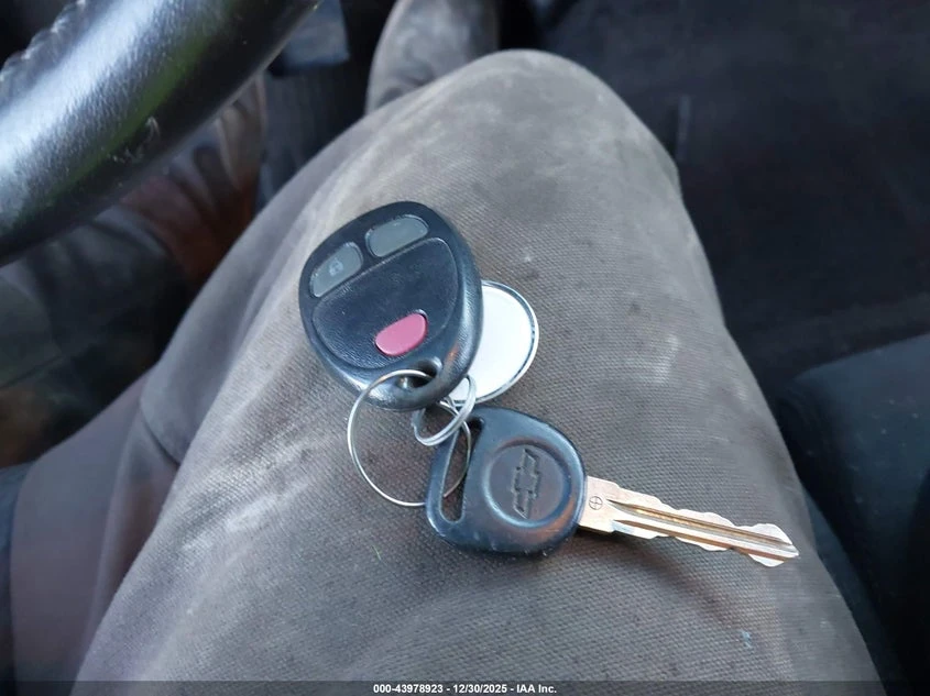 Chevrolet Silverado UNKNOWN SPECS 4X4 Drive, снимка 11 - Автомобили и джипове - 53877606