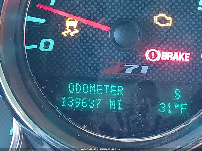 Chevrolet Silverado UNKNOWN SPECS 4X4 Drive, снимка 16 - Автомобили и джипове - 53877606