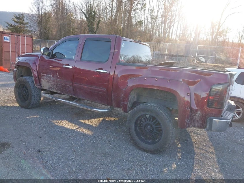 Chevrolet Silverado UNKNOWN SPECS 4X4 Drive, снимка 3 - Автомобили и джипове - 53877606