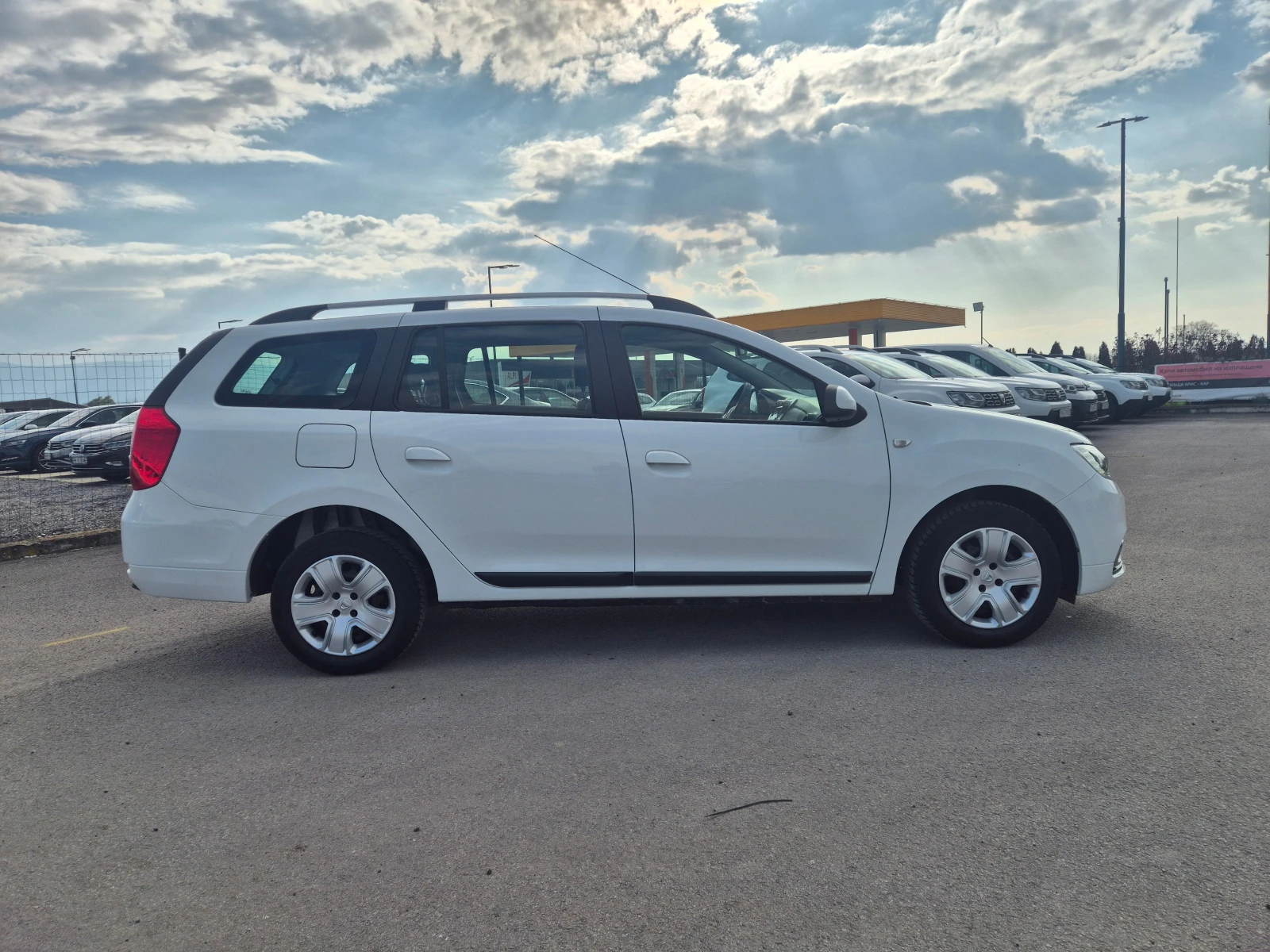 Dacia Logan 1.5 DCI, снимка 6 - Автомобили и джипове - 53976870