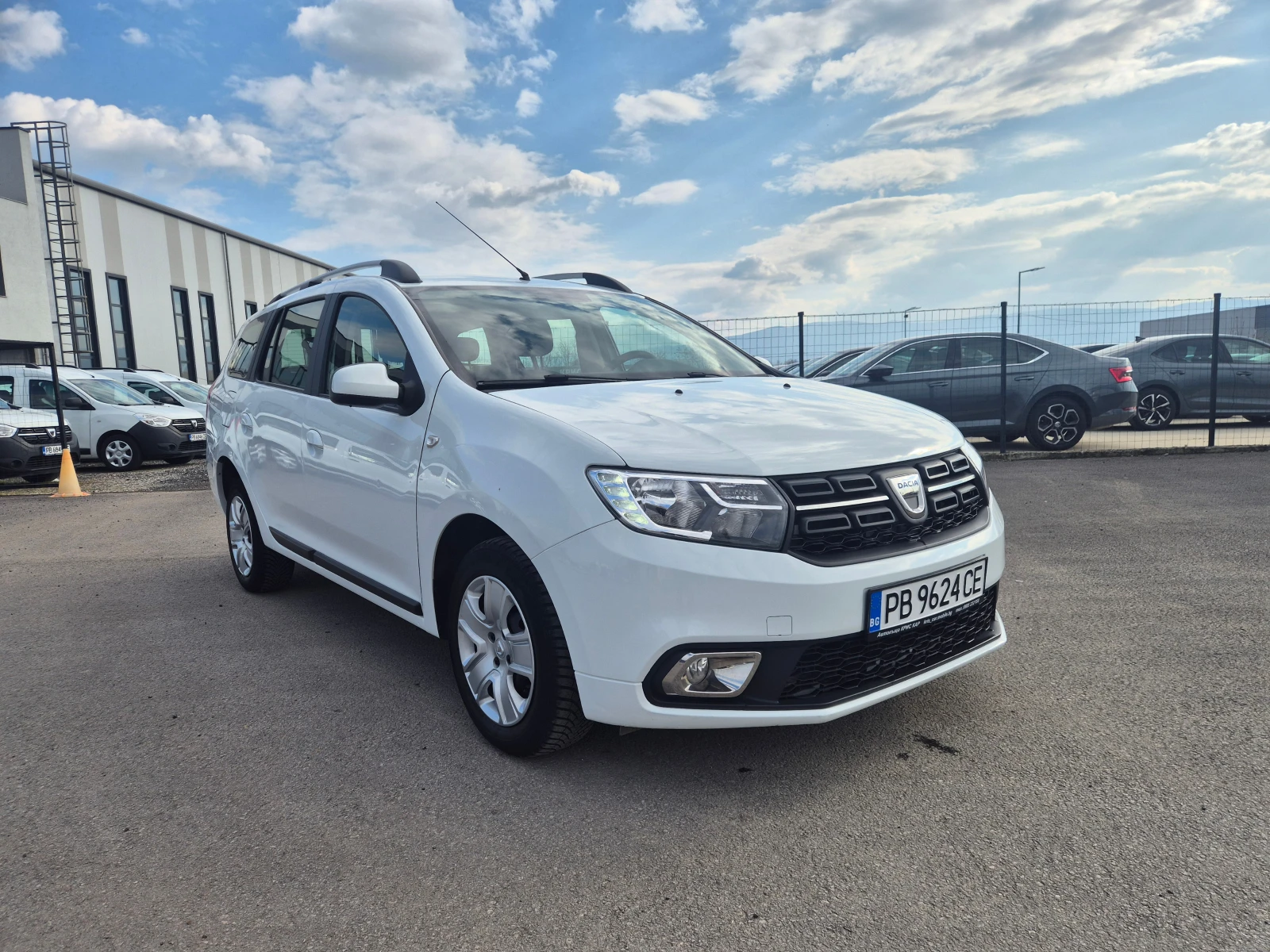 Dacia Logan 1.5 DCI, снимка 7 - Автомобили и джипове - 53976870