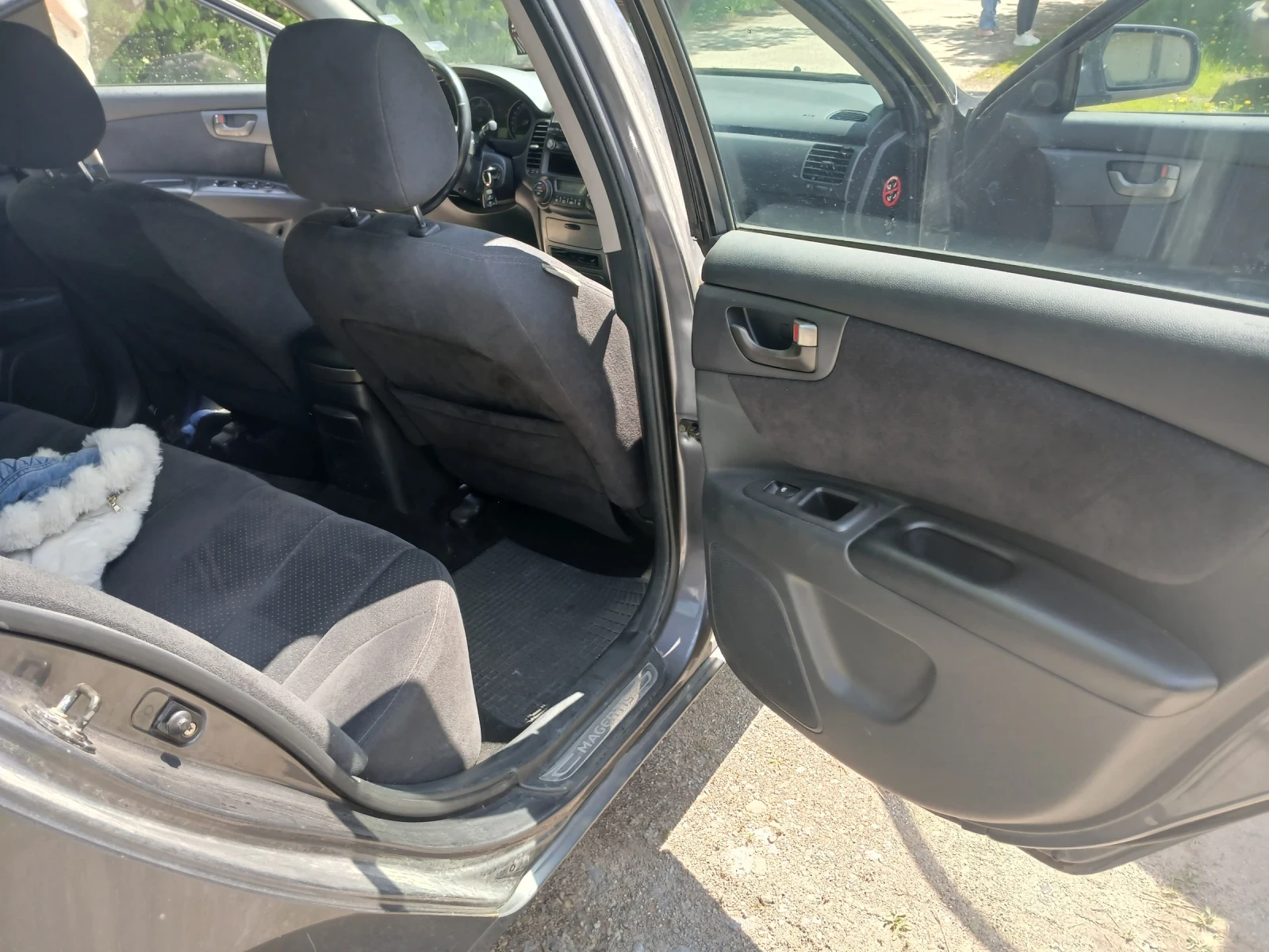 Kia Magentis 2.0, снимка 13 - Автомобили и джипове - 54412204