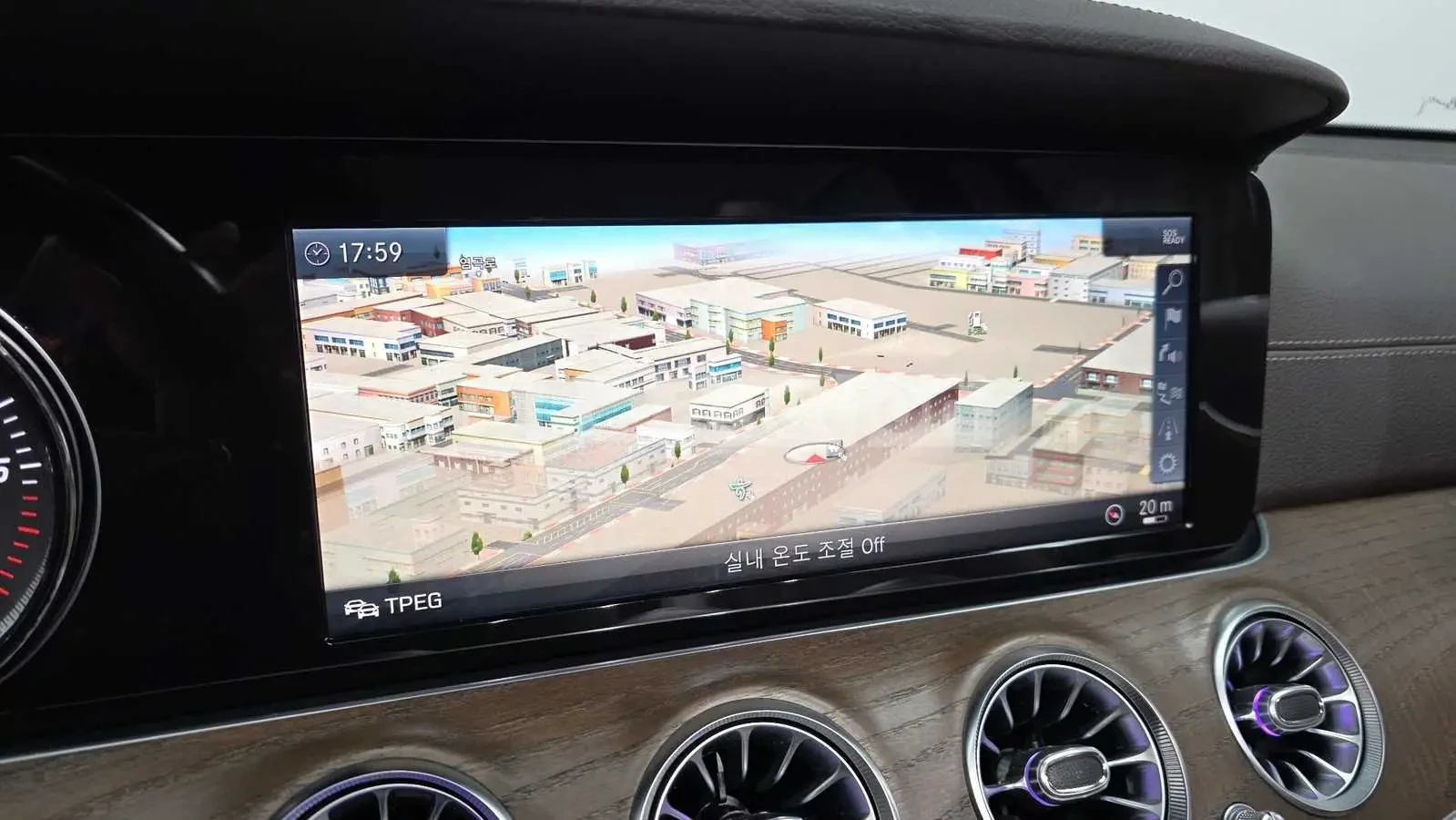 Mercedes-Benz E 220 BURMESTER * PANO * ПОДГРЕВИ * ФИКСИРАНА ЦЕНА ДО БГ, снимка 14 - Автомобили и джипове - 55033164