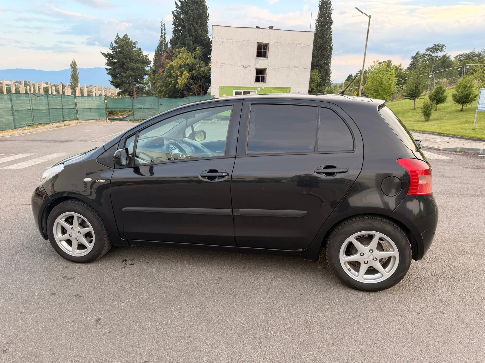 Toyota Yaris 1.4 D4D, снимка 11 - Автомобили и джипове - 55303963