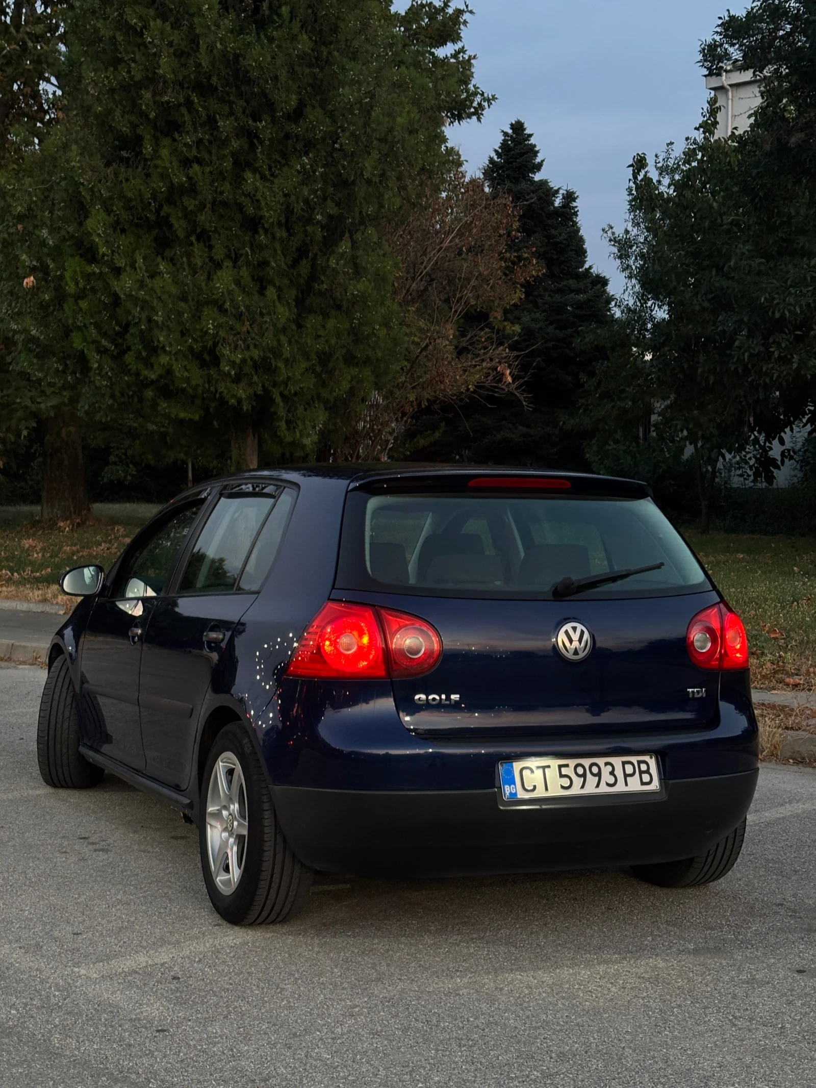 VW Golf 1.9 TDI, снимка 2 - Автомобили и джипове - 55671612