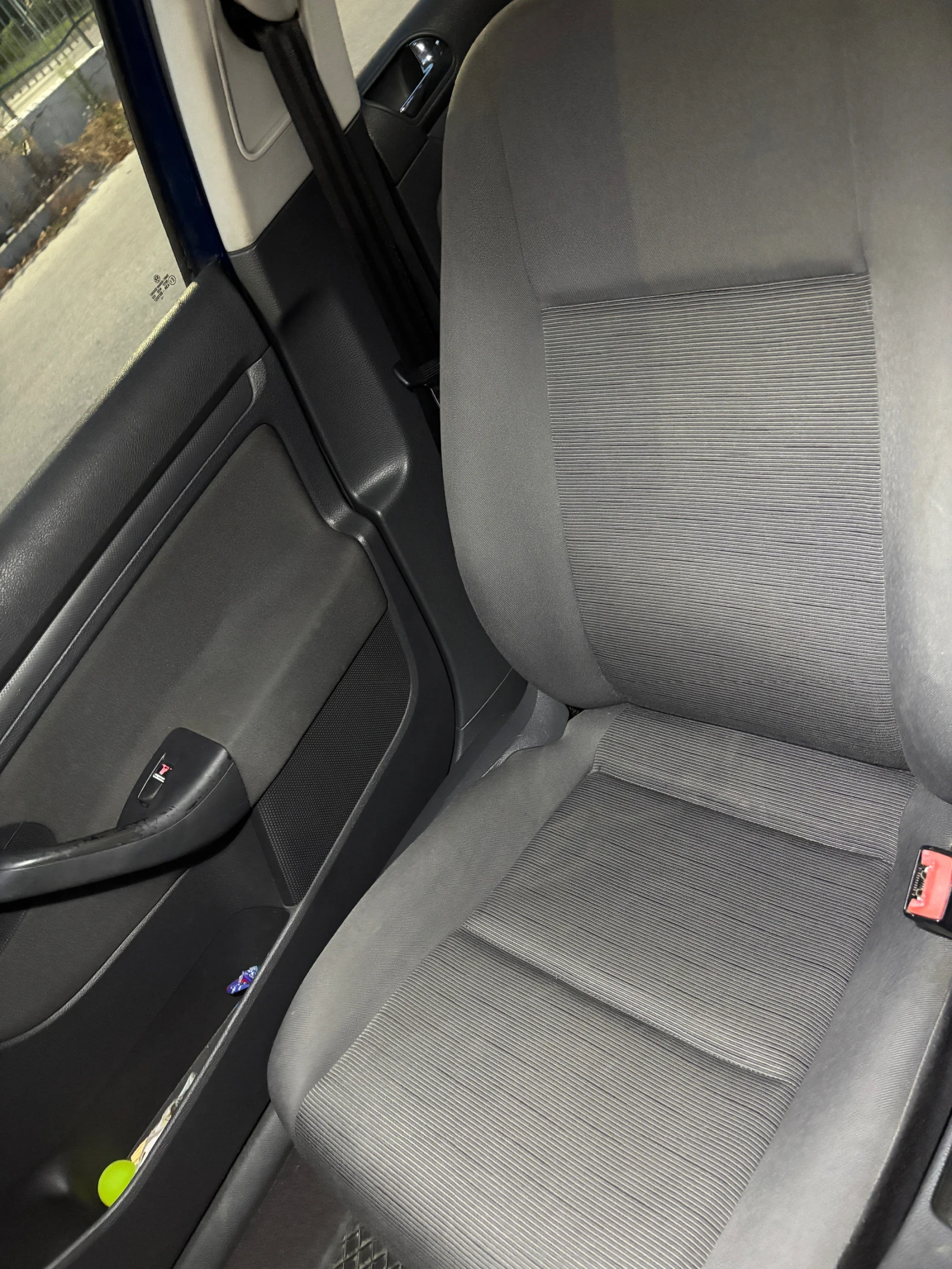 VW Golf 1.9 TDI, снимка 11 - Автомобили и джипове - 55671612