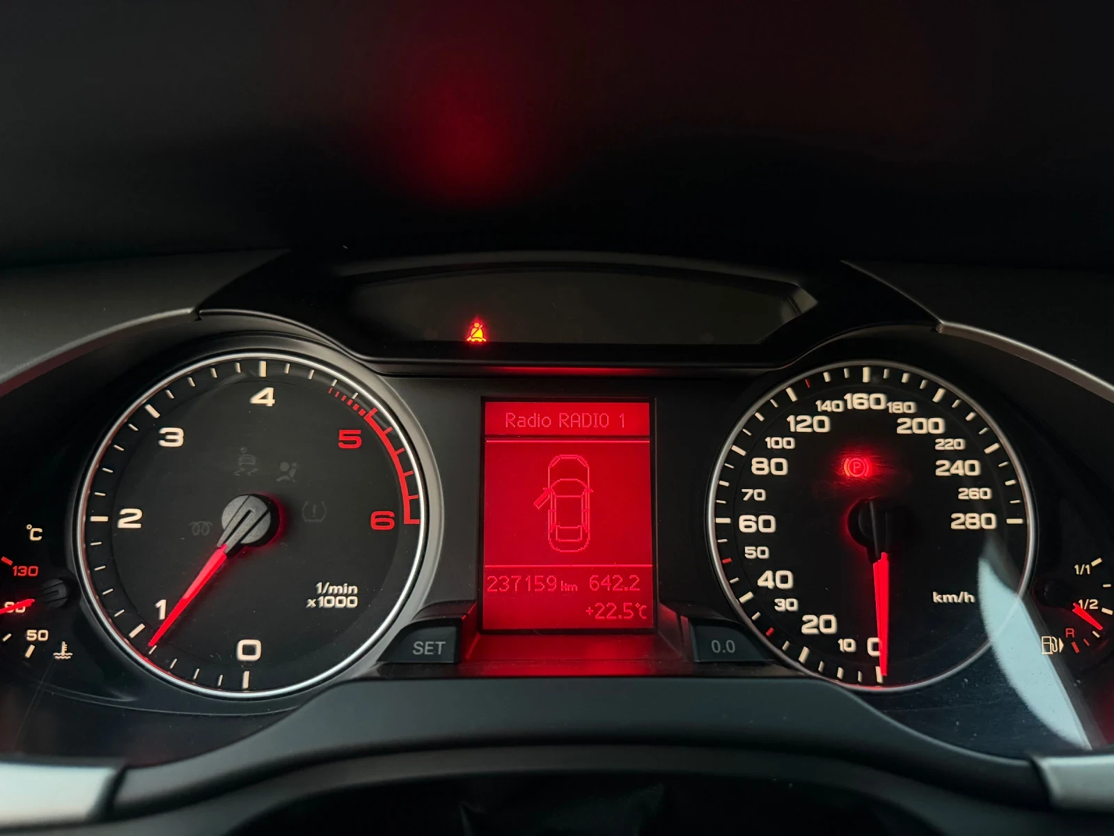 Audi A4 2.0 TDI* S-LINE * LED* , снимка 11 - Автомобили и джипове - 55711588