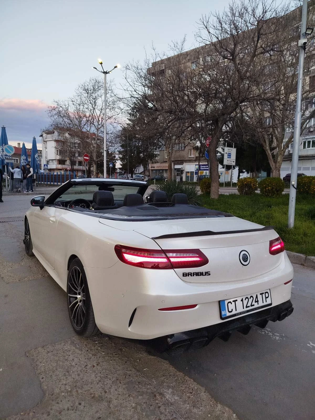 Mercedes-Benz E 220 Brabus pack, снимка 3 - Автомобили и джипове - 55750780