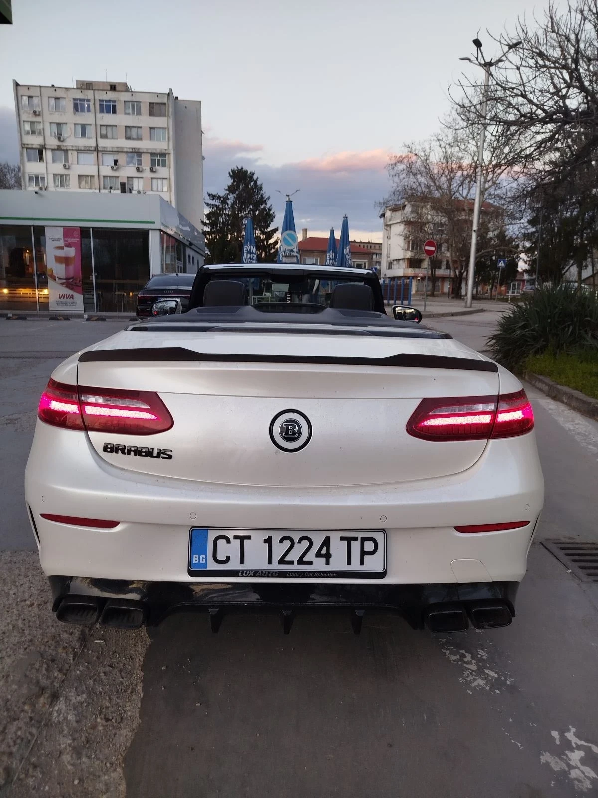 Mercedes-Benz E 220 Brabus pack, снимка 5 - Автомобили и джипове - 55750780