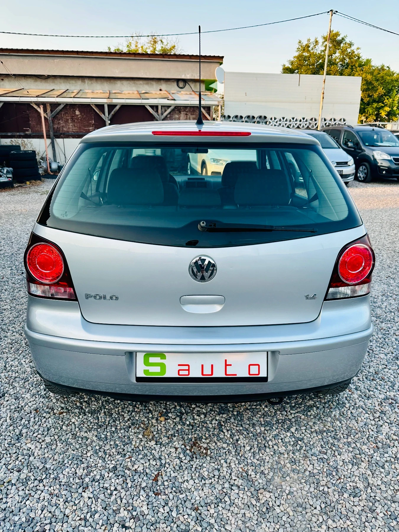 VW Polo 1.4i, снимка 4 - Автомобили и джипове - 56075968