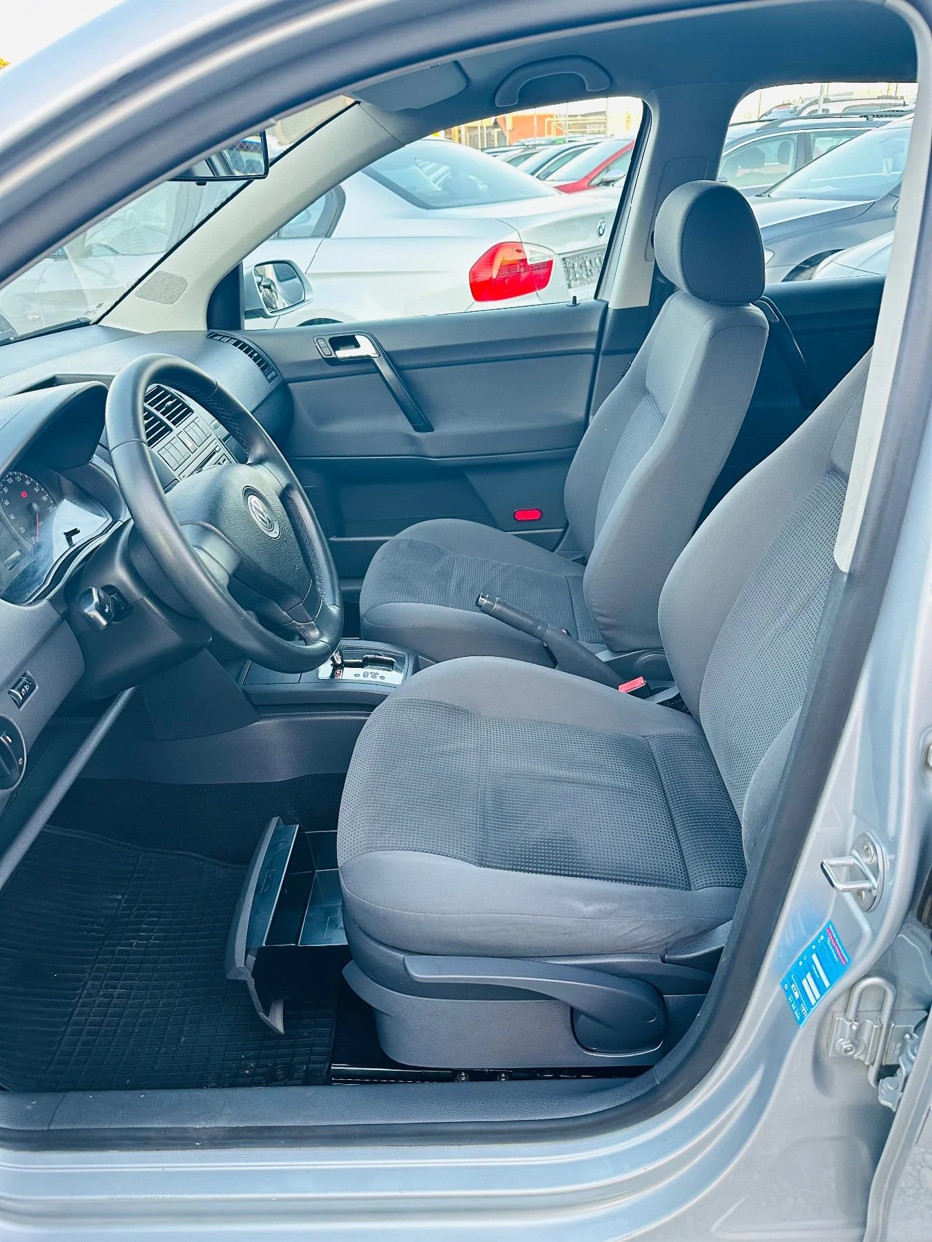VW Polo 1.4i, снимка 9 - Автомобили и джипове - 56075968