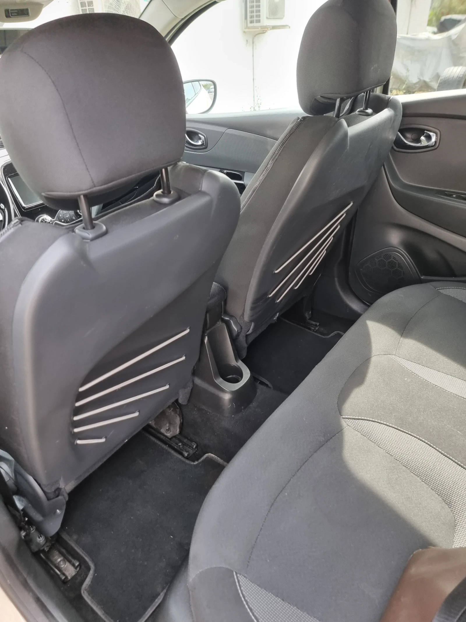 Renault Captur, снимка 11 - Автомобили и джипове - 56085167
