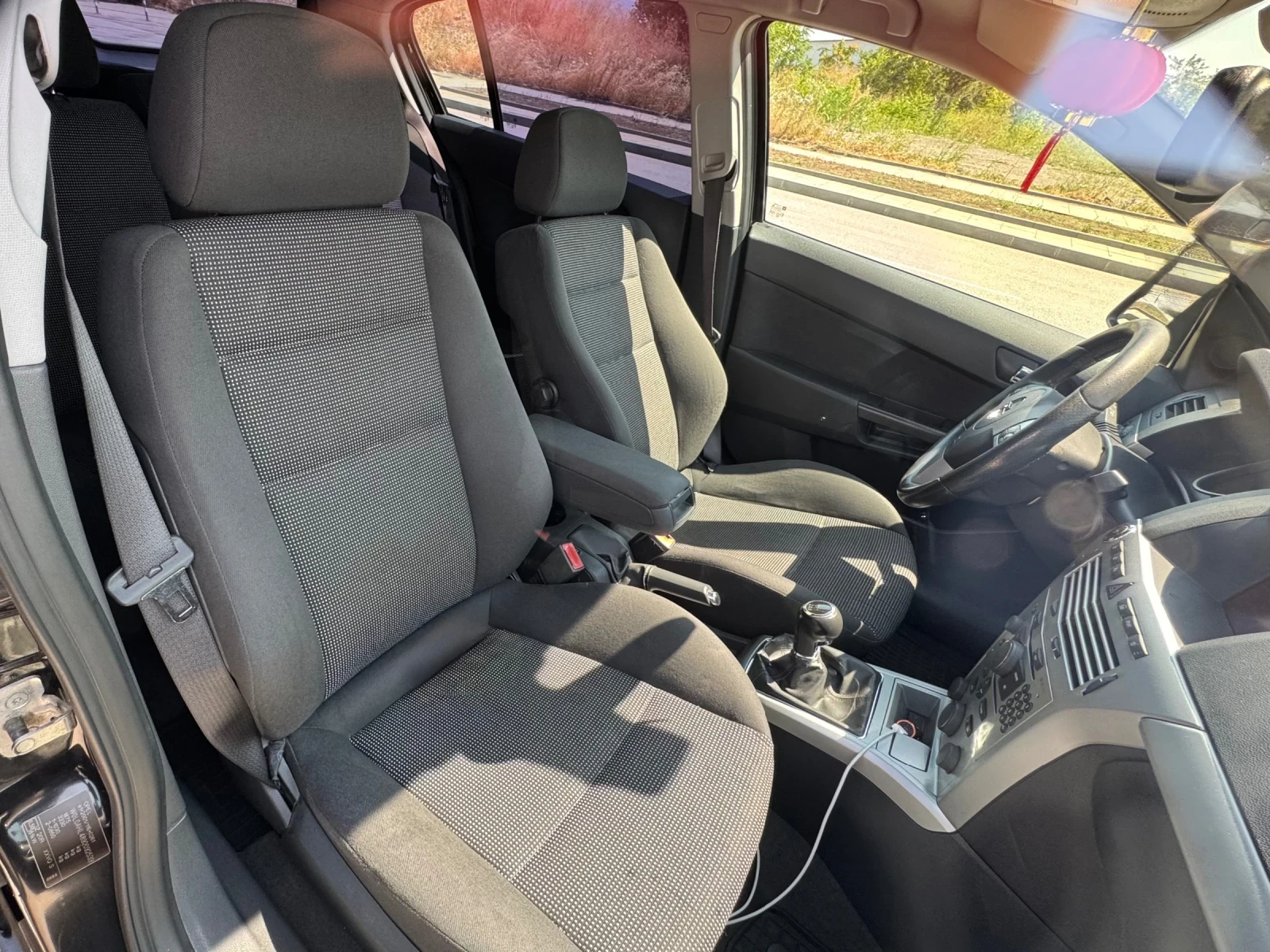 Opel Astra 1.7 CDTI, снимка 8 - Автомобили и джипове - 56626384